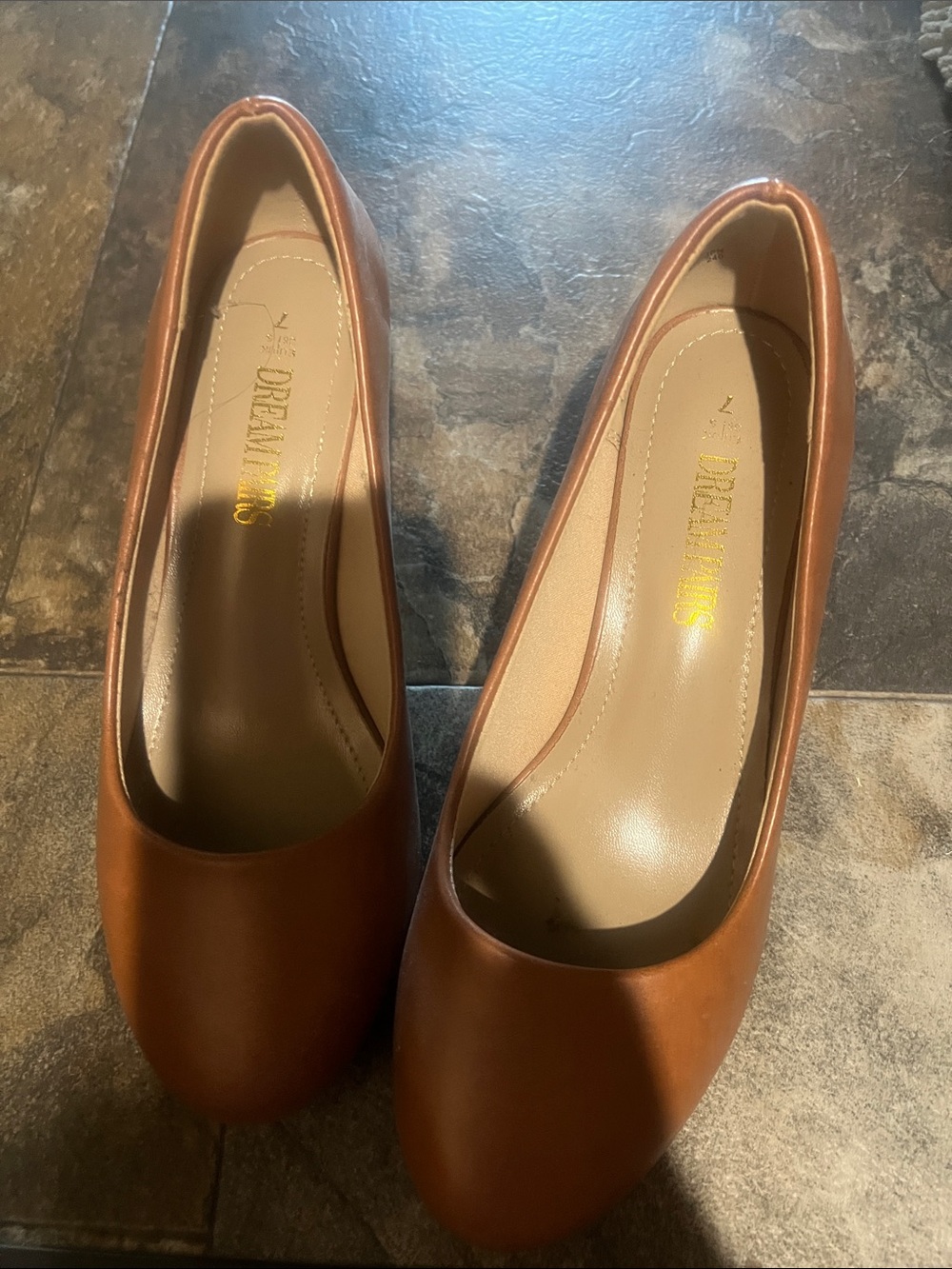Dream Pairs Women's Tan Round-Toe Heels